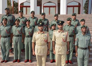 اضغط لمشاهدة الفيديو: شرطة دبي ترافق سائحة أمريكية في جولة للعثور على محفظتها!