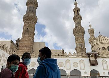 مصر تعلن إعادة نظام فتح المساجد إلى "حالتها الطبيعية"