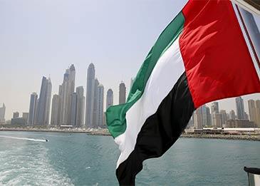 72 بالمئة من الشركات الإماراتية تزيد من مرتبات موظفيها و65  بالمئة تمنح مكافأت