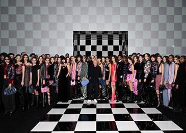 أضف بعضا من الـ Glamour على إطلالتك مع مجموعة إمبوريو أرماني