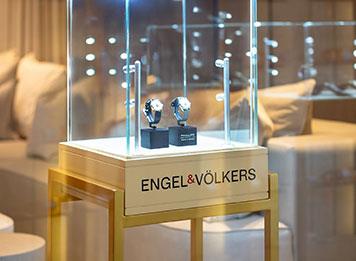 أمسية لهواة الساعات الفاخرة في دبي