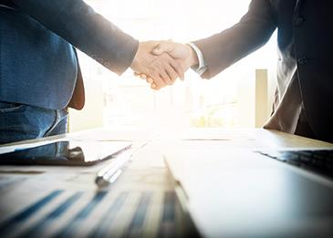 البنوك الإماراتية تحذر من ارتفاع أقساط القروض