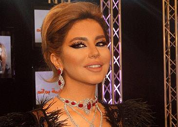 اضغط لمشاهدة الفيديو: منتج أردني لإعلاميتين انتقدتا تكريم حليمة بولند: "بتسووش شلن"