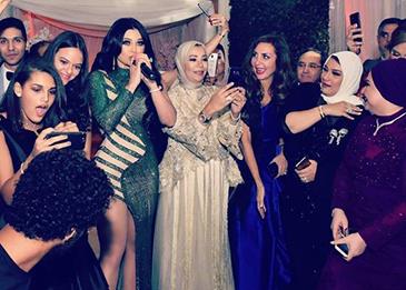 اضغط لمشاهدة الفيديو: هيفاء وهبي تشعل حفل زفافٍ مصري برقصها