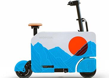 هوندا تطلق السكوتر الكهربائي المضغوط الذي يمكن طيّه