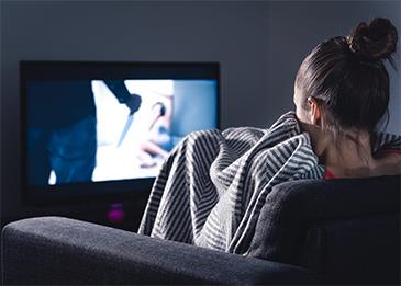 شركة أميركية تبحث عن شخص لمشاهدة 13 فيلم رعب مقابل 1300 دولار