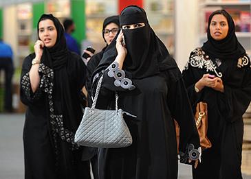 اضغط لمشاهدة الفيديو: حملة جديدة تطالب بتخصيص رواتب لربات البيوت في السعودية!