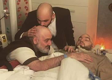 اضغط لمشاهدة الصورة: صورة حديثة للأمير خالد بن طلال مع ابنه الوليد