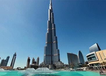 إليك كيف رحب برج خليفة بعودة السياح إلى دبي
