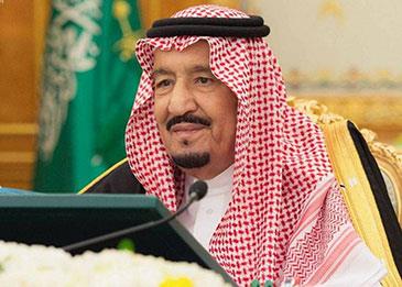 ابتسامة عفوية للملك سلمان أثناء جلسة مجلس الوزراء