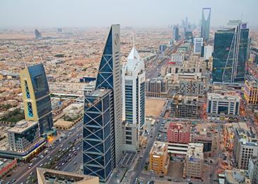 السعودية تفرض رسوماً إضافية على المركبات