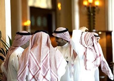 حقوق الإنسان تطالب أصحاب الأعمال بتدريب العاملين السعوديين