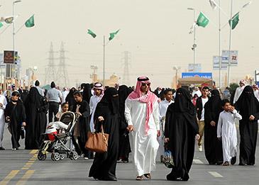 "العمل" توظف 3 آلاف سعودي وسعودية خلال شهرين بالقطاع الصحي‎