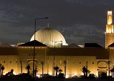 منع فتح مكبرات الصوت أثناء صلاة التراويح بالسعودية