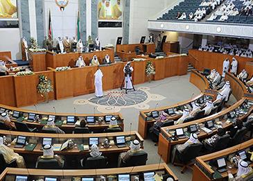 فيديو لشجار وتشابك بالأيدي في مجلس الأمة الكويتي