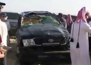 بالفييديو .. مزحة ونقلب بين الشباب في السعودية يتطور إلى مشاجرة بسبب سيارة