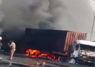 بالفيديو .. إشتعال شاحنتين يمتد ويشعل محطة بنزين بالجبيل