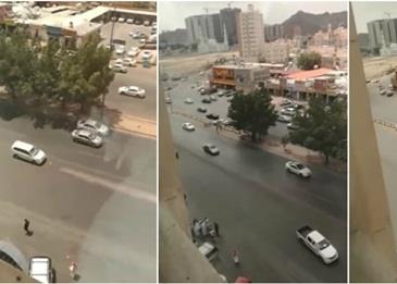 بالفيديو: سيارة تلاحق سائق دراجة نارية لدهسه في السعودية!