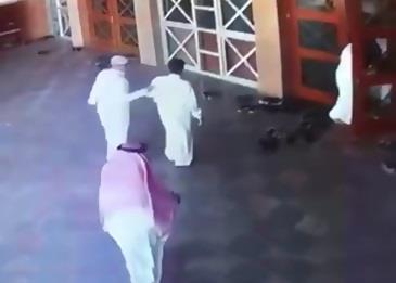 حيلة جديدة للسرقة عند الجوامع .. فيديو