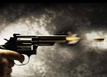 مازح صديقه .. فأطلق النار عليه .. فيديو