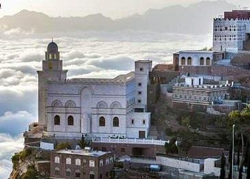 مدينة يمنية فوق السحاب .. صور