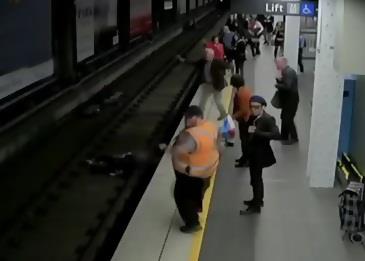 يسقط مغشيًا عليه فوق قضبان القطار .. فماذا حدث بعد ذلك .. فيديو