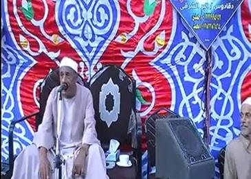 بالفيديو .. هكذا هدد المقرئ المعزين