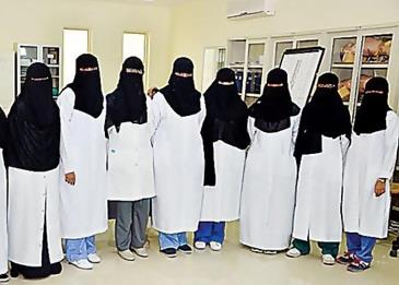 هل تقبل الزواج بطبيبة يغزو تويتر