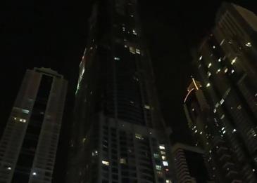 للمرة الثانية .. حريق كبير في برج الشعلة بدبي .. فيديو