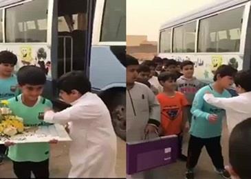 بالفيديو .. شاهد براءة الأطفال وهم يحتفلون بعودة زميلهم سالمًا من عملية جراحية