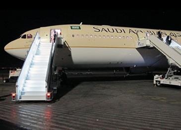 حريق في طائرة يؤجل سفر 251 راكبًا بالسعودية