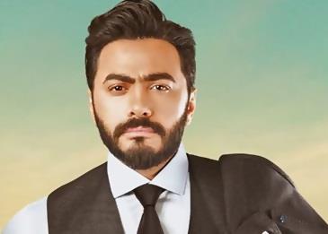 شاهد القبلة التي أثرت الجدل والتساؤلات حول هذه الشخصيات العامة