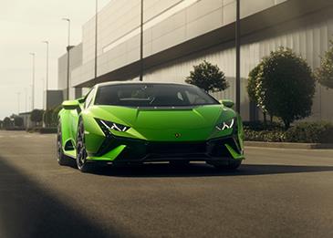 استمتع بقيادة شيقة مع هوراكان تكنيكا من أوتوموبيلي لامبورغيني