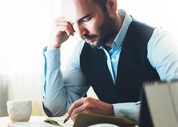 ما هي الظاهرة التي تجعل الكلمات على طرف لسانك لكن لا تتذكر أول حرف منها؟