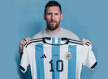 قمصان ميسي في كأس العالم تعرض للبيع ويُتوقّع أن تصبح مجموعة المقتنيات الرياضية الأعلى قيمة على الإطلاق