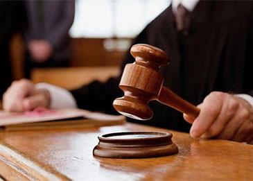 إماراتي يسرق منزل خطيبته ليشتري لها الهدايا!