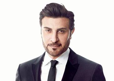 اضغط لمشاهدة الفيديو: الدافع الغريب وراء واقعة عناق فتاة سعودية لماجد المهندس على المسرح