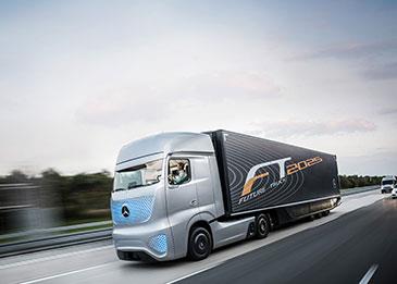 انطلاق أول شاحنة ذاتية القيادة في رحلة من دبي إلى أبوظبي