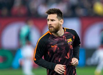 ميسي يكشف انه يفكر جدياً بالعودة إلى نادي برشلونة