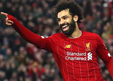 محمد صلاح يتحدى كوكا بلعبة شطرنج