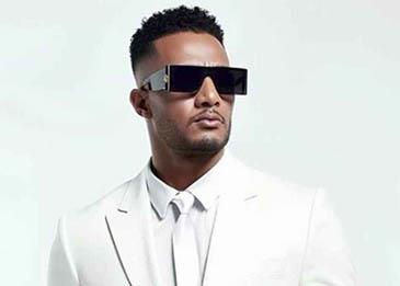 محمد رمضان سيهدي حسابه على تيك توك لأحد متابعيه