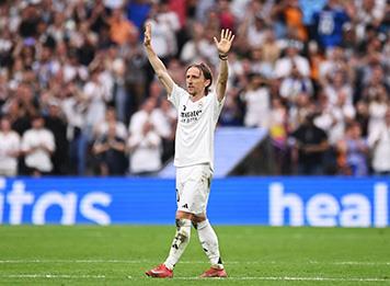 ميلان الإيطالي يعلن ضم لوكا مودريتش رسميا