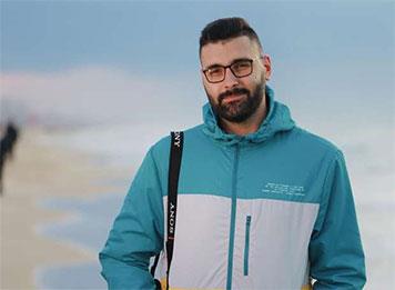 معتز عزايزة يكشف تلقيه عروضاً من الاحتلال الاسرائيلي