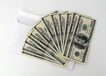 زبون يترك بقشيشًا 3 آلاف دولار على طلب بـ 7 دولارات