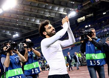 شاهد الببغاء الذي يغني لـ "مو صلاح"
