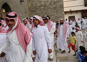 بعد الكشف عن حجم الموظفين الأجانب.. التعليم السعودي يلوح بورقة المبتعثين