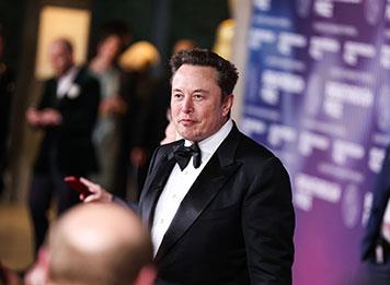 ماسك يطلب 1 تريليون دولار للسيطرة على جيش الروبوتات التابع لتسلا
