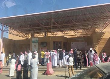 رجل يتعرى ويقتحم مدرسة للبنات في مكة المكرمة!