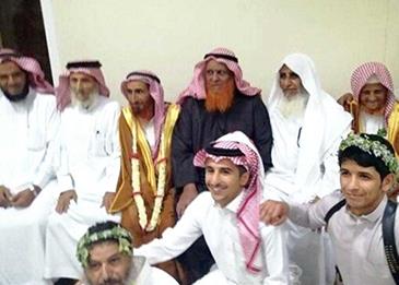 صورة: عجوز ثمانيني يتزوج شابة تصغره بأكثر من 50 عامًا في السعودية!