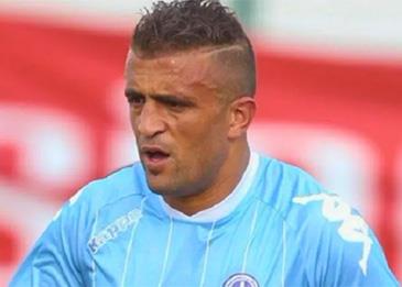 وفاة اللاعب التونسي نزار عيساوي بعد إضرامه النار بنفسه
